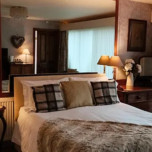 https://the-wood-cottage.yorkshirehotels.net